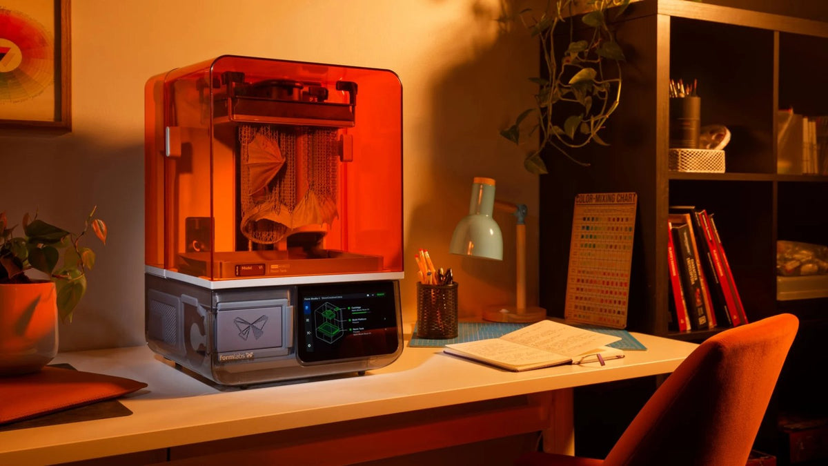 Impresora SLA Formlabs Form Studio 1 sobre un escritorio en casa