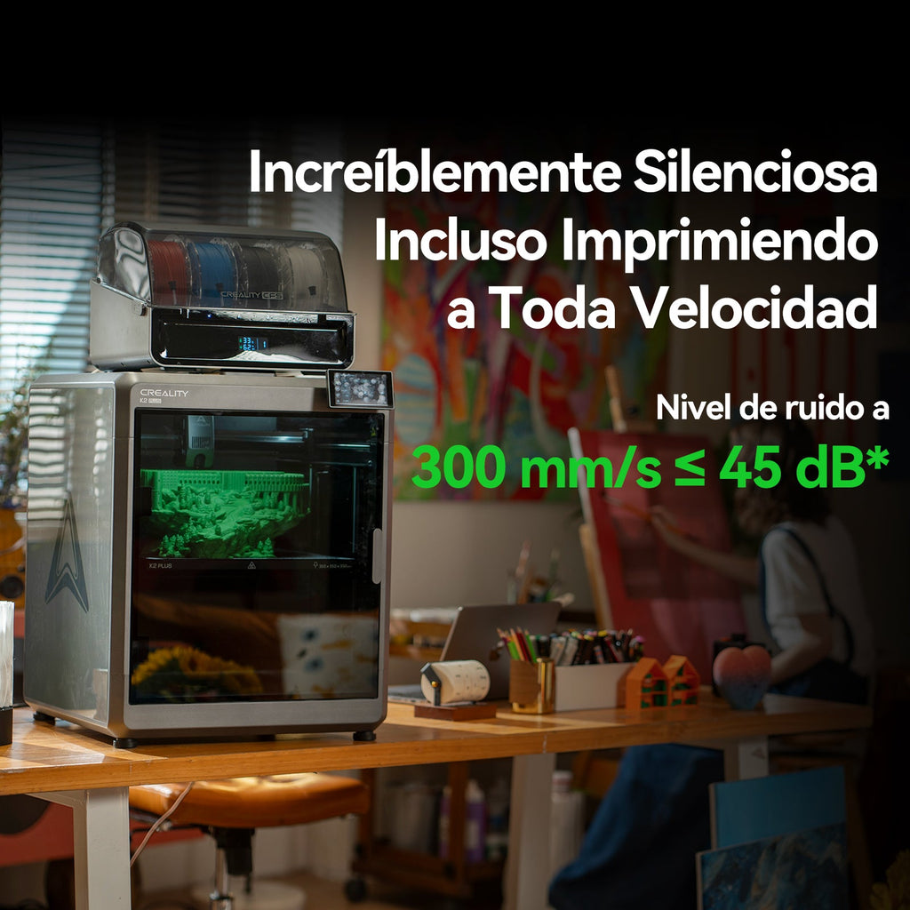 Creality K2 Plus Combo imprimiendo en un taller, con 45 dB a 300 mm/s según Creality
