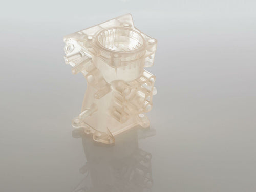 Pieza técnica transparente impresa con la resina 3D rígida Forward AM Ultracur3D RG 35