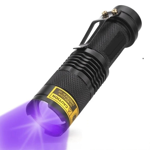 frontal de la linterna uv para curar resina 3d mr resin con la luz encendida 