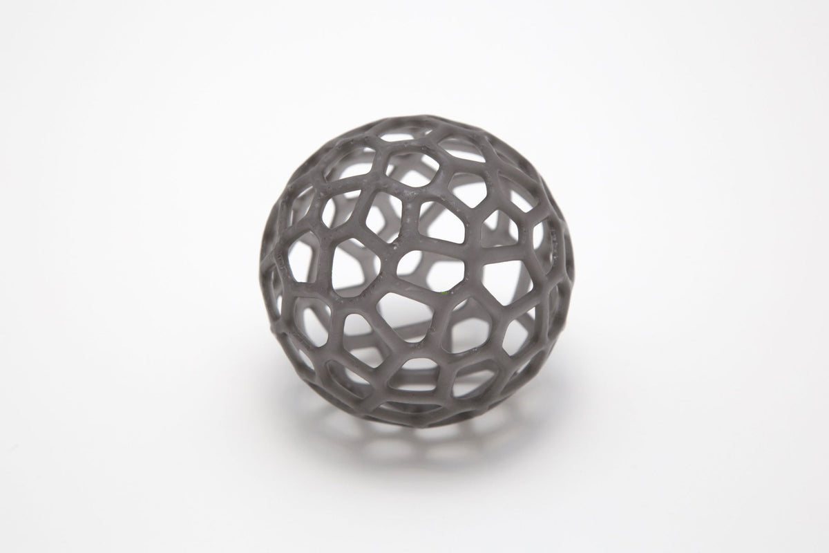 Esfera de celosía impresa con la resina 3D Loctite 3D 3172 Gray de alto impacto
