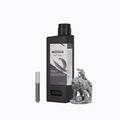 Botella de 1 kg de resina HeyGears UltraPrint PAP10 gris ceniza junto a una miniatura impresa